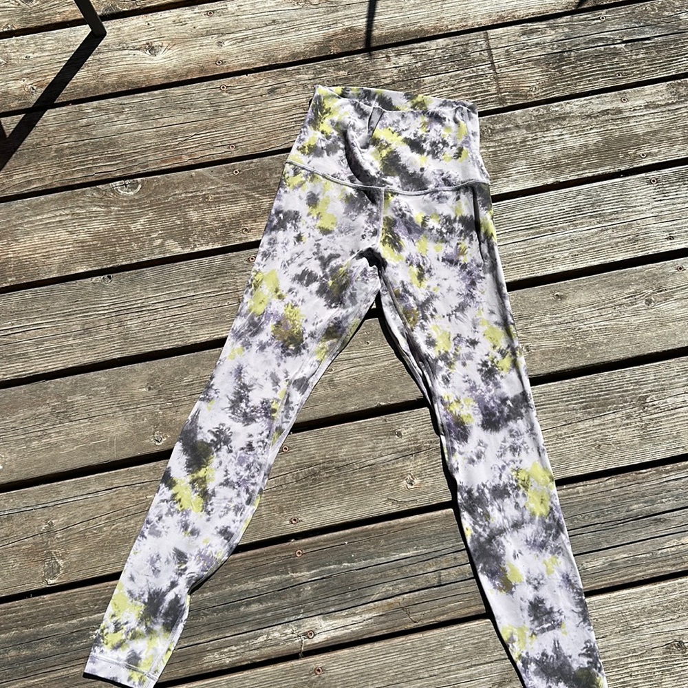 Align leggings never worn only washed once, 28 length